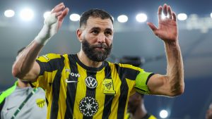 بنزيما يمنع لاعبي اتحاد جدة من الرحيل